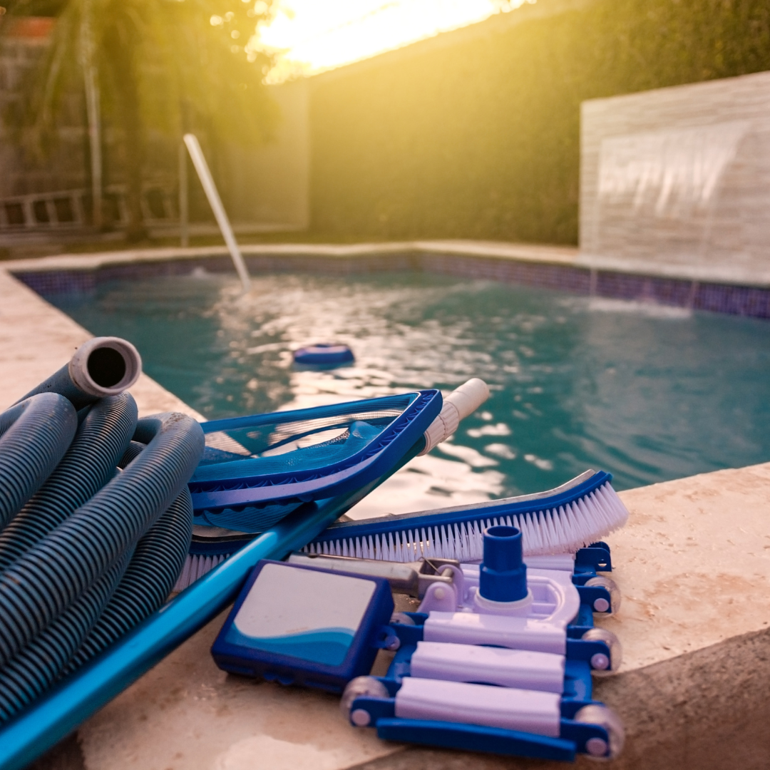 Contactar con Garden Blue para mantenimiento de piscinas en Torrevieja